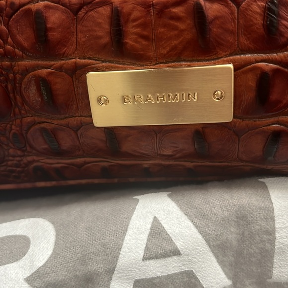Brahmin- two tone handbag LIKE NEW - Picture 5 of 8